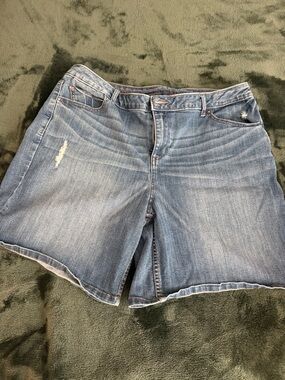 Simply Vera Vera Wang Light Blue Denim Bermudas